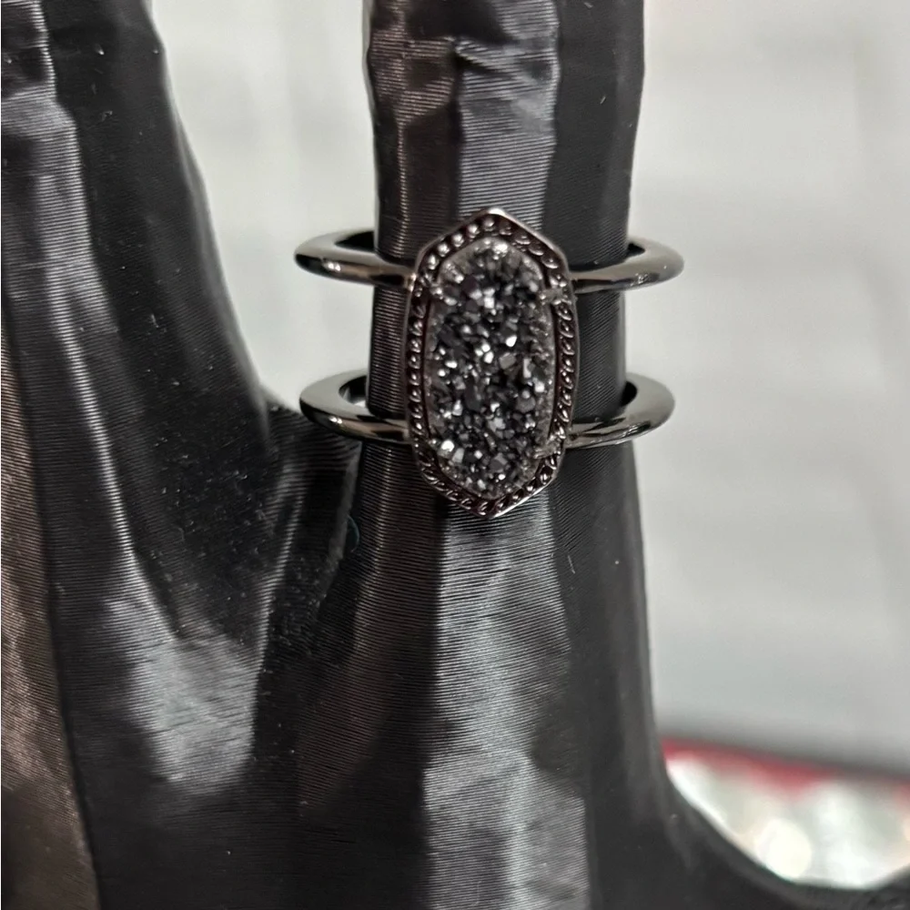 Kendra Scott Elyse Ring in Gunmetal - Picture 8 of 8